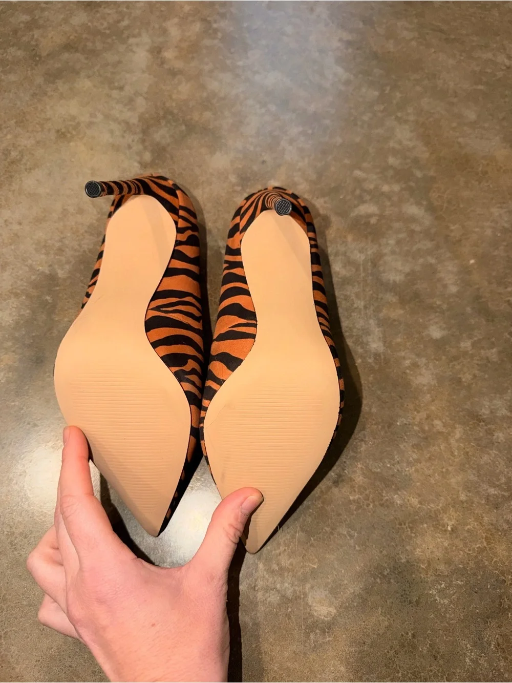 Steve Madden Tiger Print Stiletto Heels Pointed Toe Pumps Orange Black Size 6.5 - Picture 7 of 8